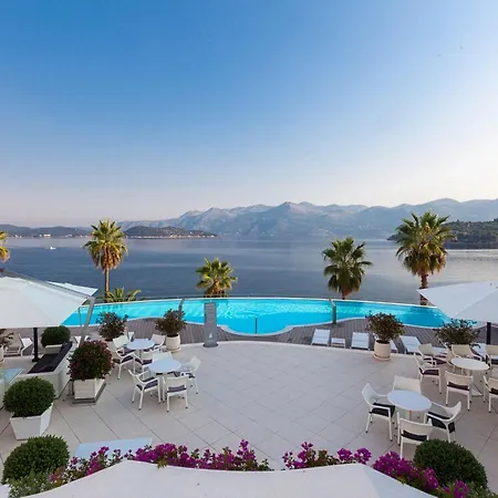 Hilton & Feriested 4*