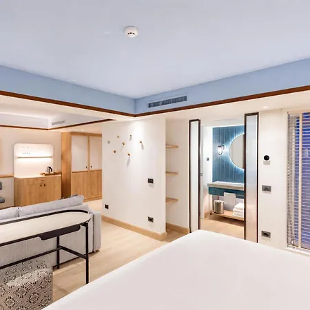 Hilton & 4*